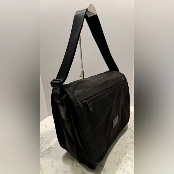 Tumi Black‎ Nylon Leather Trim Alpha Large Flap Unisex Crossbody Messenger Bag - Picture 3 of 16